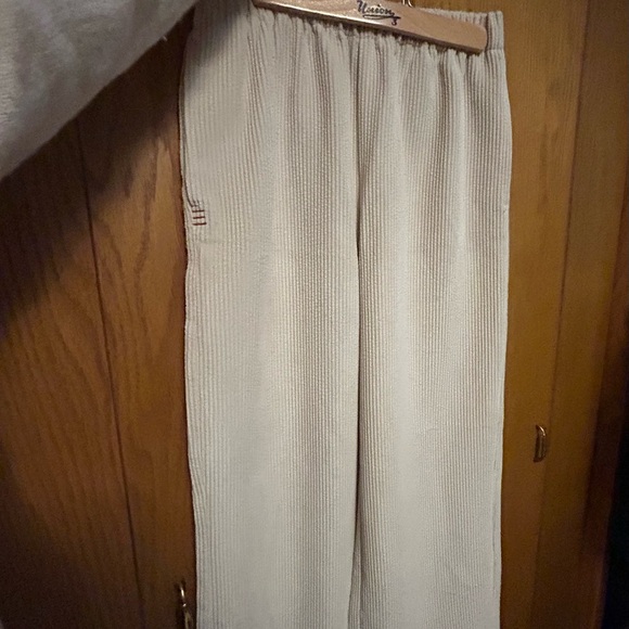 Unisex fit size small pants - Picture 4 of 4